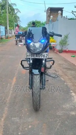 Bajaj Pulsar 180 2016
