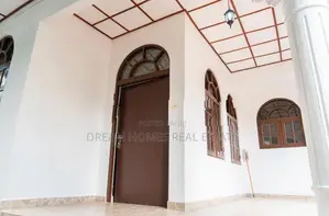 Large Family Home / Investment Property for Sale – Navinna
