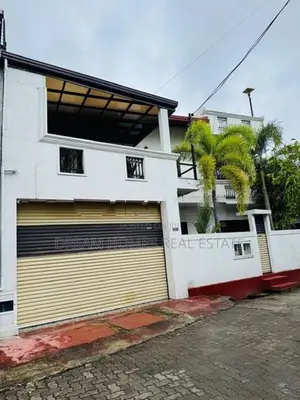 Modern 3-Storey Dual Unit Home for Sale – Pepiliyana