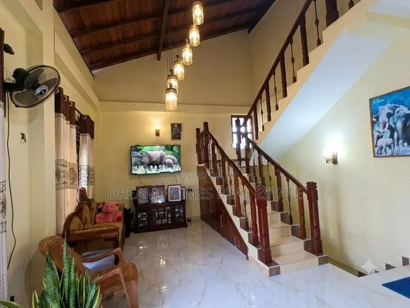 Modern 3-Storey Dual Unit Home for Sale – Pepiliyana