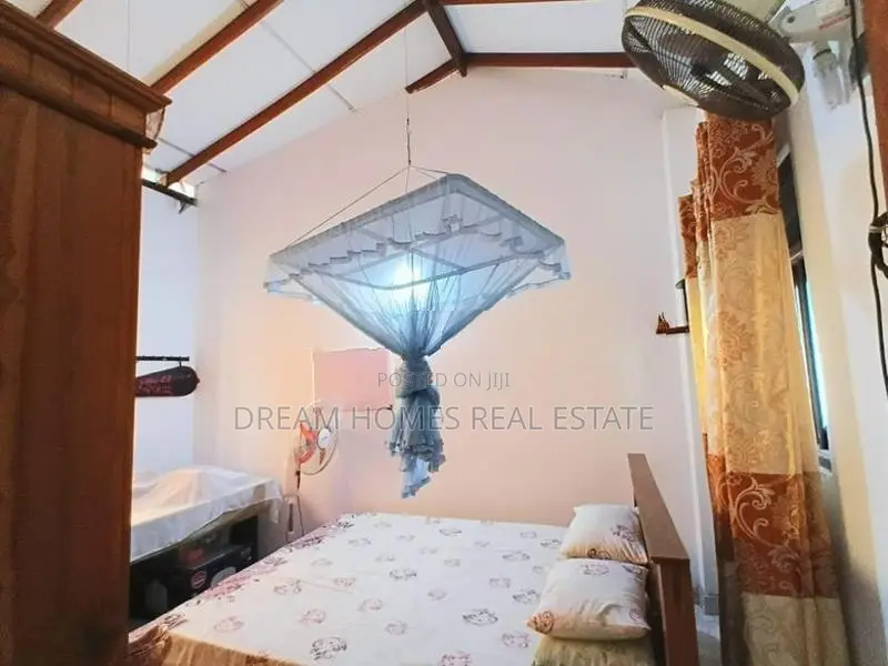 Modern 3-Storey Dual Unit Home for Sale – Pepiliyana