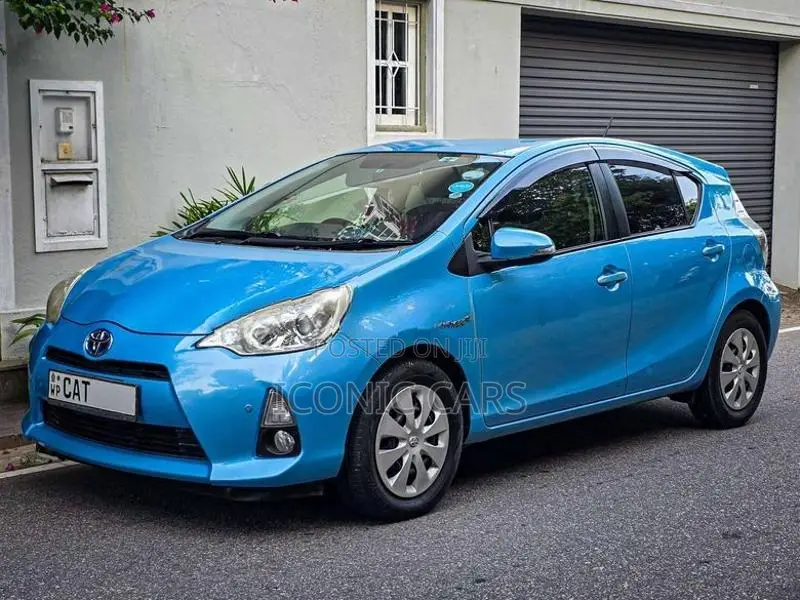 Toyota Aqua S 2013