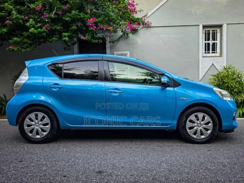 Toyota Aqua S 2013