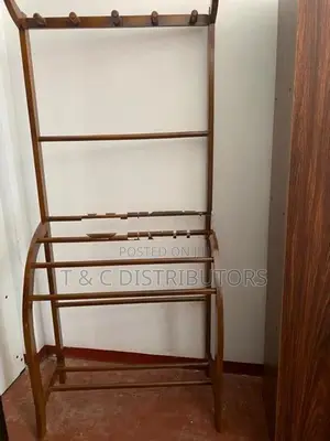 Lage clorth rack