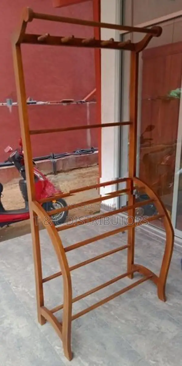 Lage clorth rack