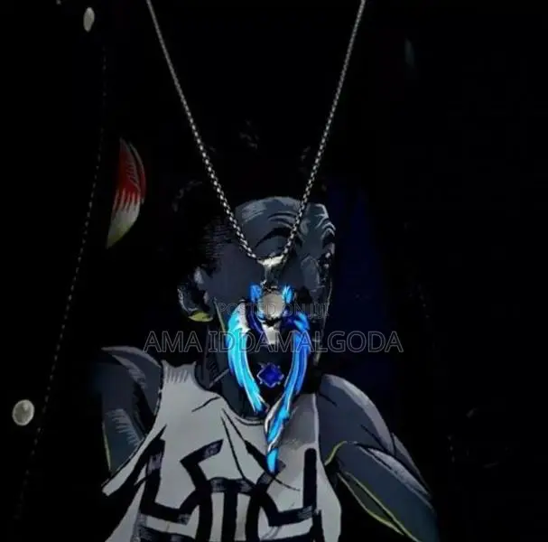 Wolf pendant necklace (Glow in the dark!)