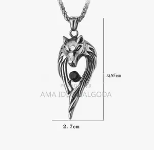 Wolf pendant necklace (Glow in the dark!)