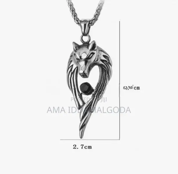 Wolf pendant necklace (Glow in the dark!)