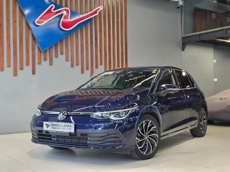Volkswagen Golf eTSI 2023