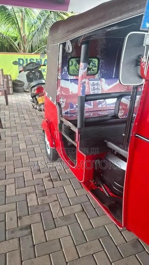 Bajaj RE 4 Stroke 2018