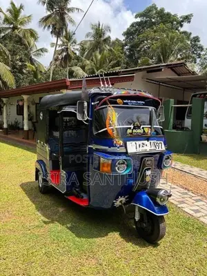 Bajaj RE 2010