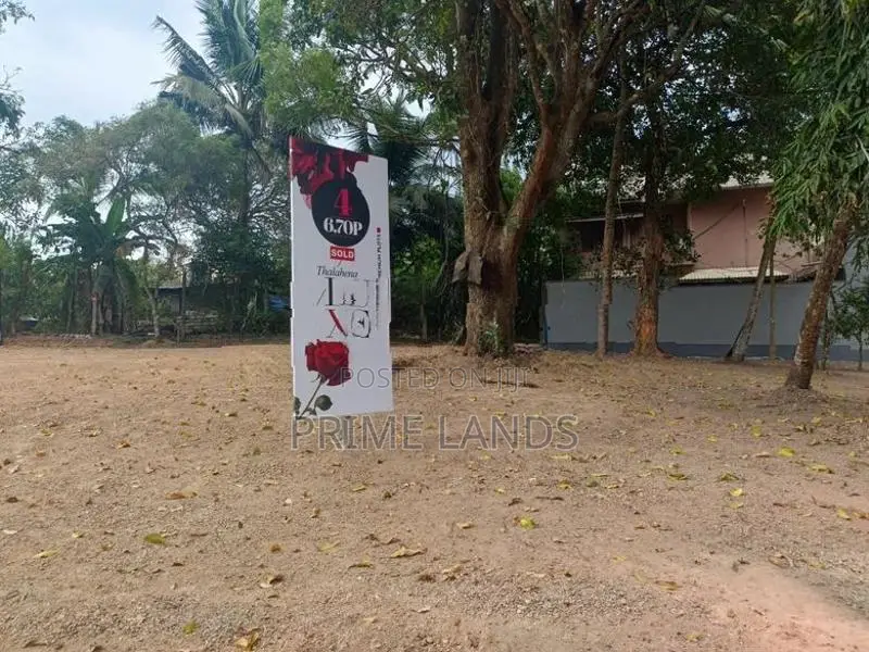 Land plot for sale in Thalahena