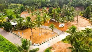 Land - Veyangoda