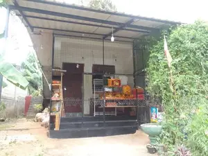 House with Shop For Sale in Kurunegala Thorayaya