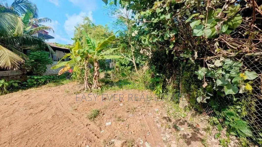 කැලණිය ගෝනවලින් පර්චස් 10.7 ක ඉඩම