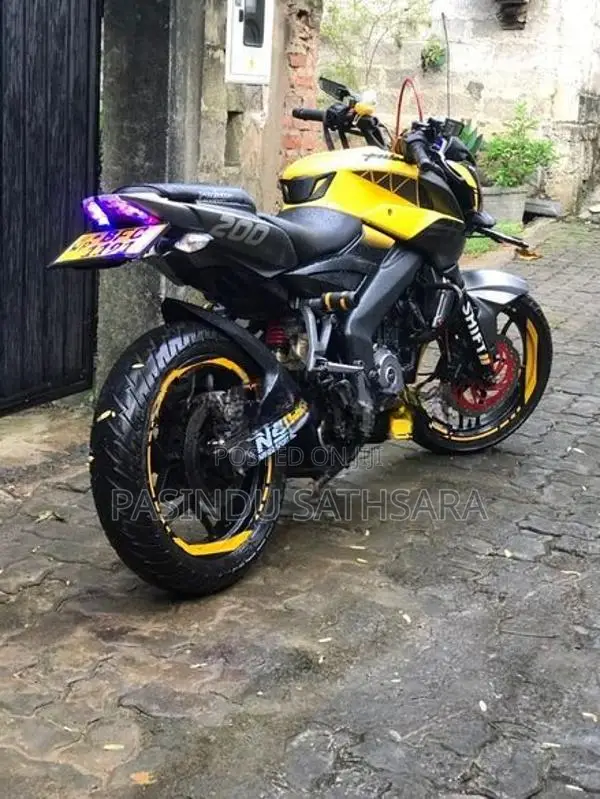 Bajaj Pulsar NS200 2017