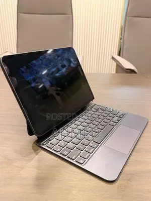 Apple iPad M4 with Magic Keyboard