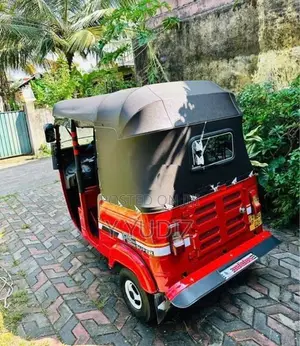 Bajaj RE 2015