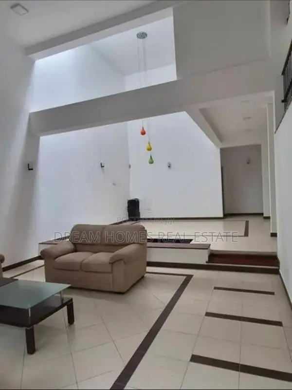 4BR Family Home with Rooftop Area in Dehiwala