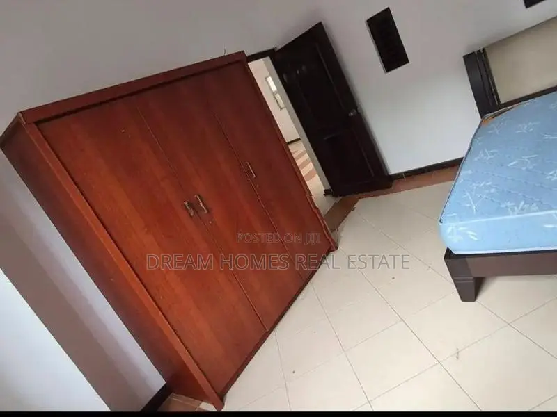 4BR Family Home with Rooftop Area in Dehiwala