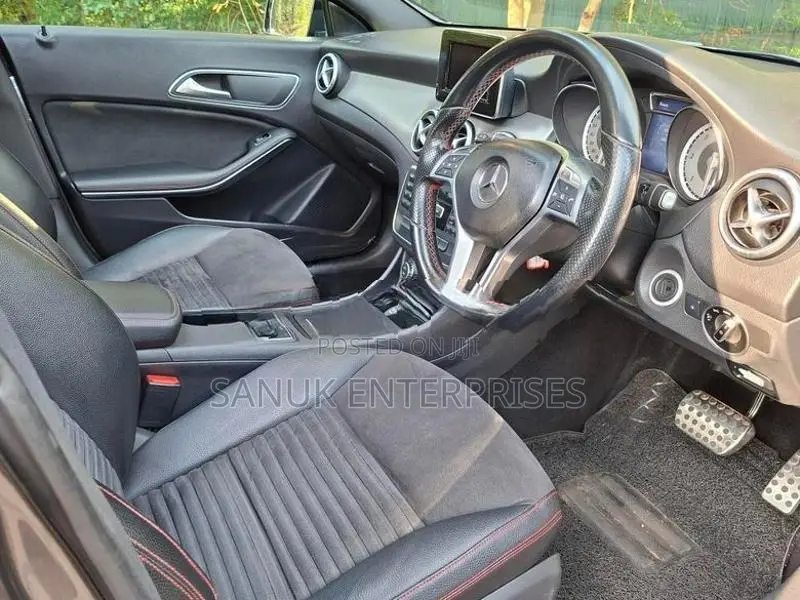 Mercedes Benz CLA 180 CLA220 EXCHANGE OK 2013