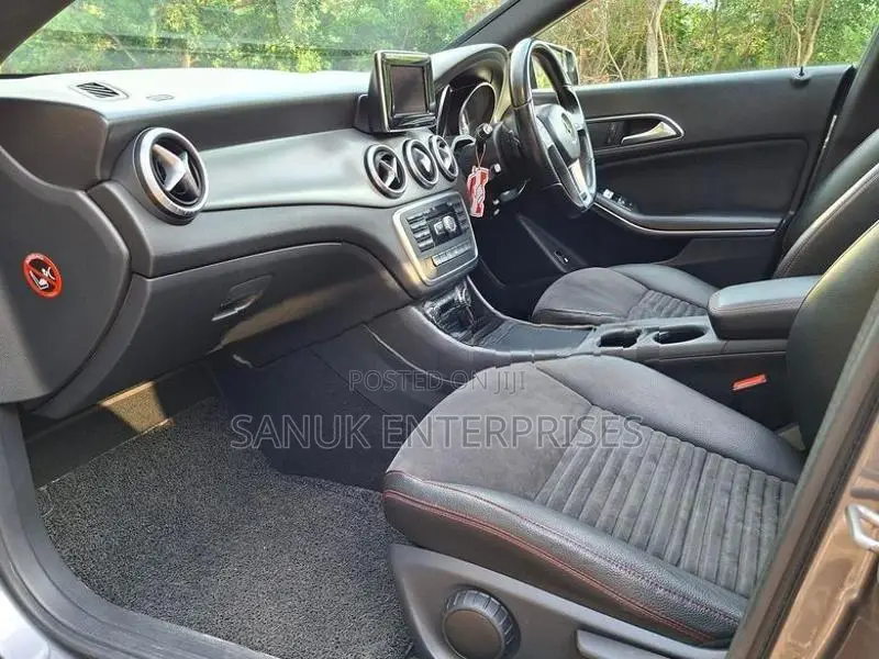 Mercedes Benz CLA 180 CLA220 EXCHANGE OK 2013