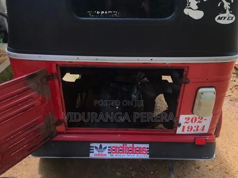 Bajaj RE 1995