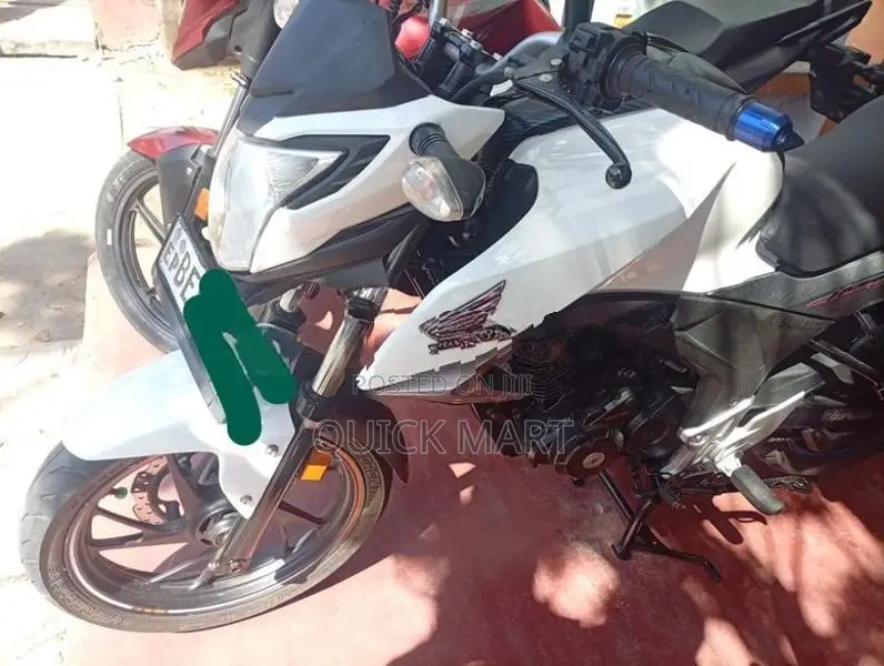 Honda CB Hornet 2017