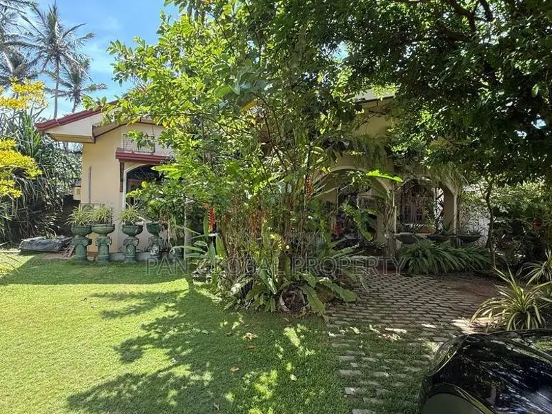 Beach Land for Sale in Pamunugama
