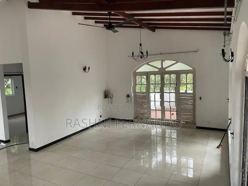 Large Two Storied House-Athurugiriya