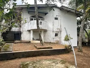 Large Two Storied House-Athurugiriya