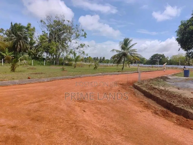 වටිනා නේවාසික බිම් කොටස් - නාච්චාදූව