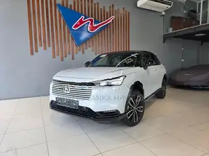 Honda Vezel Z Play Moonroof 2025