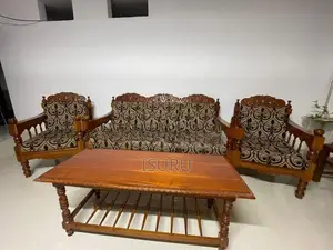 Sofa Thekka + Table
