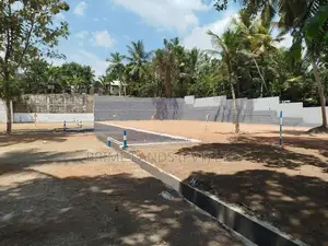 බොකුන්දර මකුළුදූව පාරෙන් බිම් කොටසක් විකිණීමට