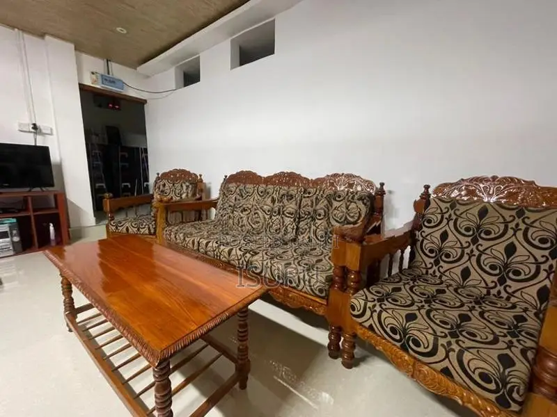 Sofa Thekka + Table