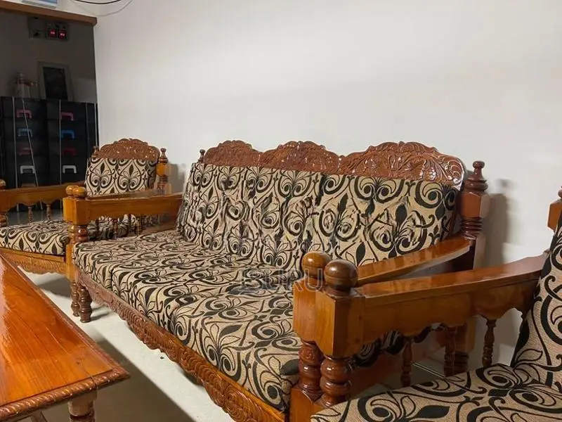 Sofa Thekka + Table