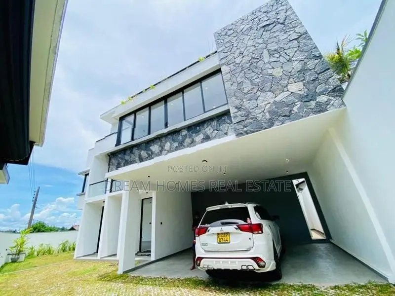 Beautiful 5 Bedroom Family House for Sale in Malabe