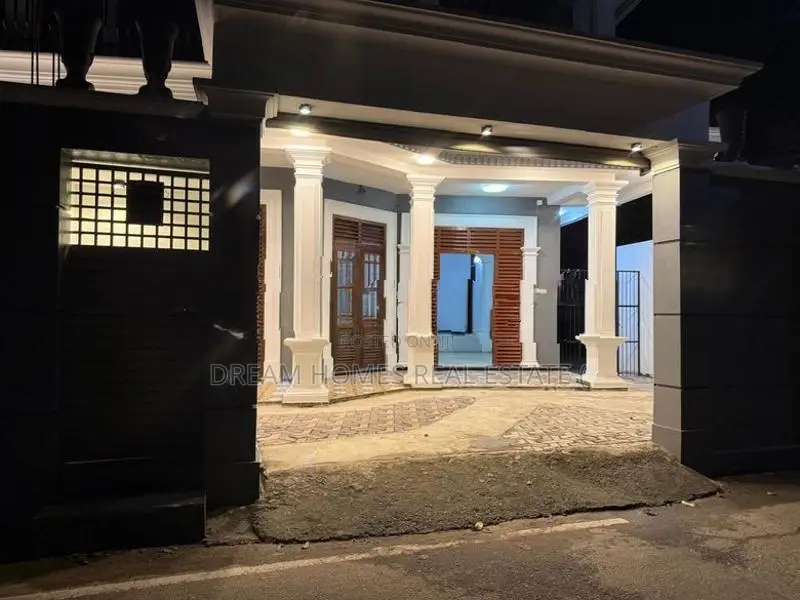 New Molding Design Two-Storey House for Sale – Kotuwila, Wallampitiya