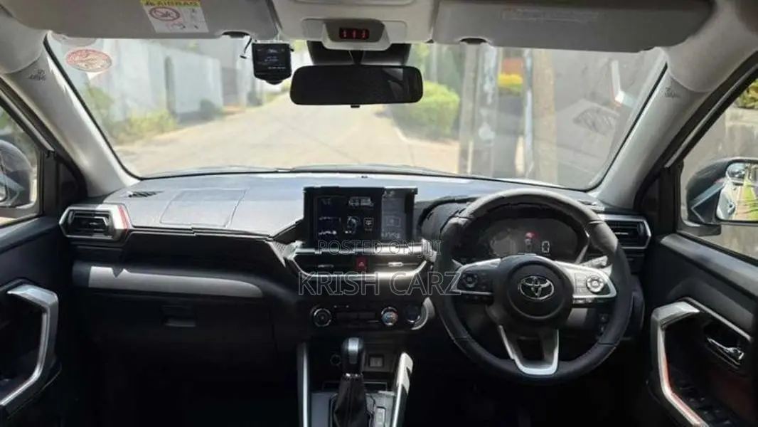 Toyota Raize Z Hybrid 2025