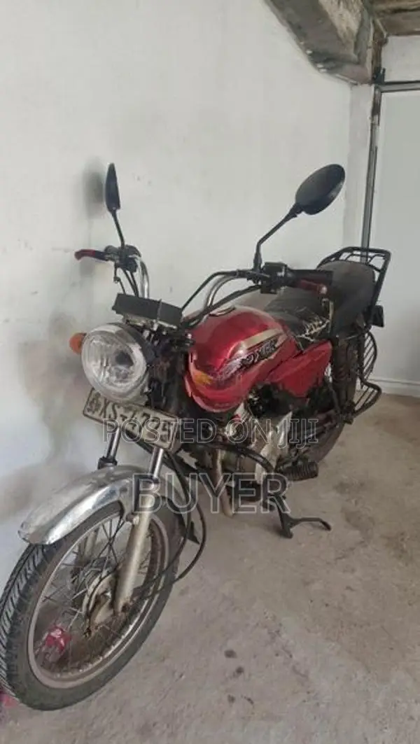 Bajaj Boxer 2012