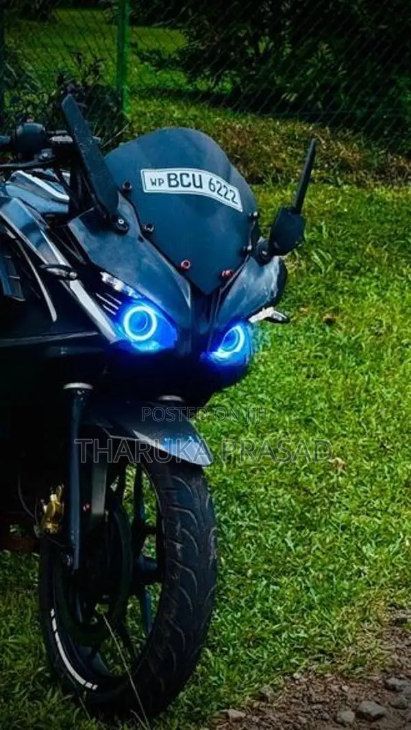 Bajaj Pulsar RS200 2015