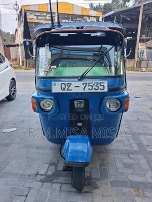 Bajaj RE 2010