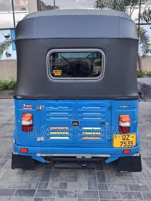 Bajaj RE 2010