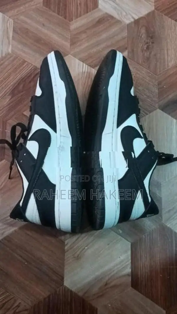 Nike shoe,used only once,it's like new one