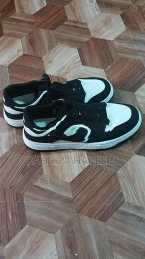 Nike shoe,used only once,it's like new one