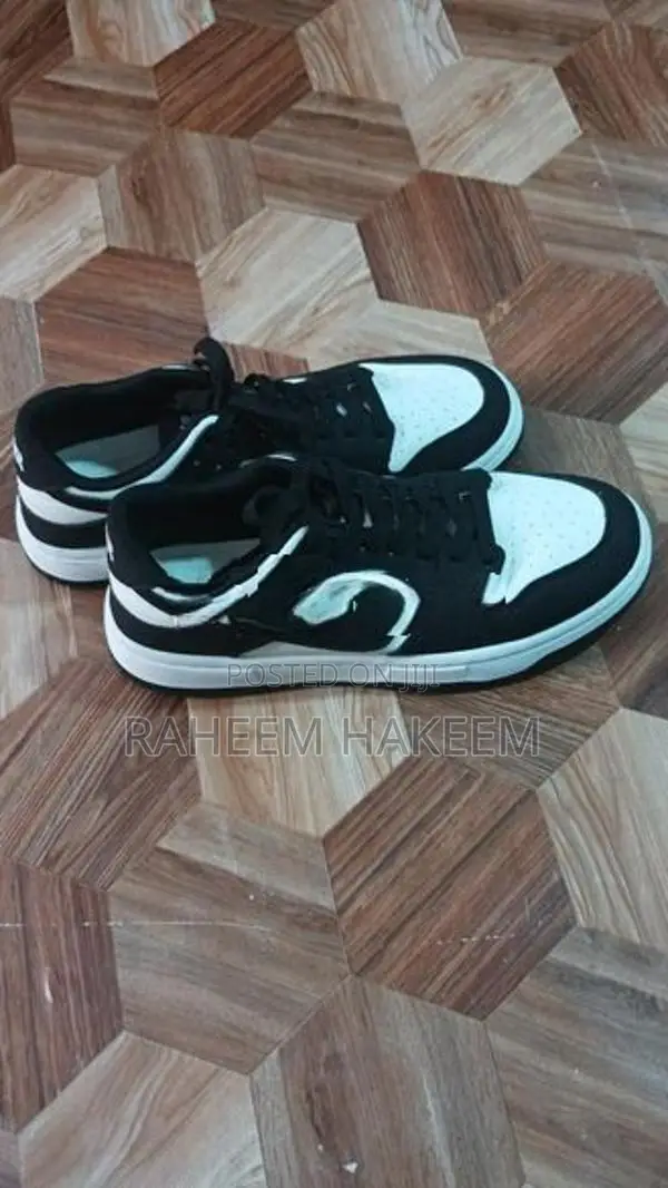 Nike shoe,used only once,it's like new one