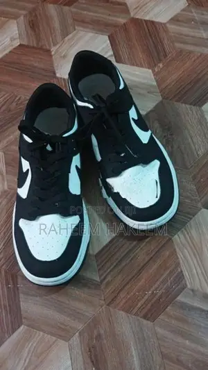 Nike shoe,used only once,it's like new one