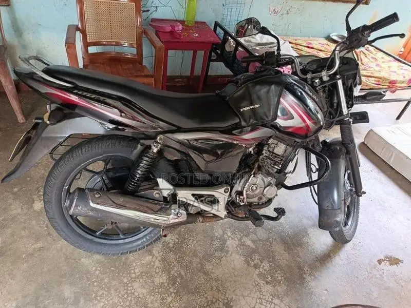 Bajaj Discover 2015