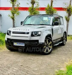 Land Rover Defender X-Dynamic HSE P300e 2026